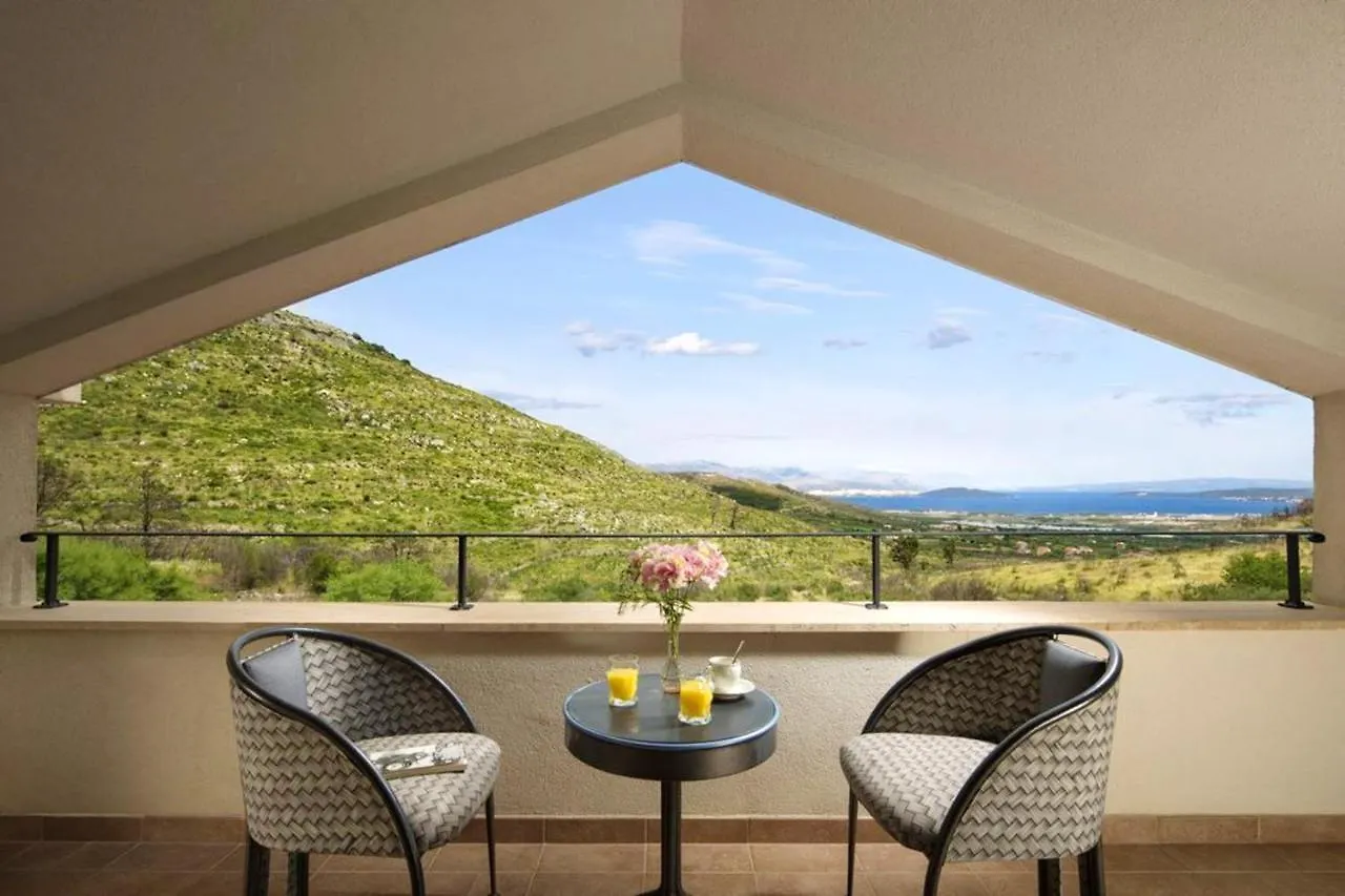 Panoramic Villa Prgomet: Sea View Retreat with Private Pool Plano 0*,