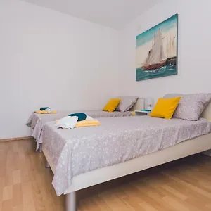 Apartment Bruna, Plano